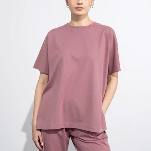 Vêtements décontractés de qualité pour femmes, t-shirt oversize conçu pour une coupe décontractée et un confort durable, t-shirt oversize pour femmes - Product Image 1