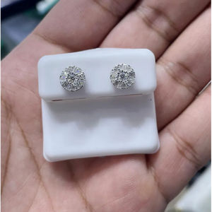 Pendientes de tuerca de Plata de Ley 925 ostentosos de lujo Moissanite Diamond Cluster Studs Pave Hip Hop Style Everyday Wear Declaración brillante - Product Image 5