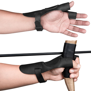 Guante clásico de tiro con arco de tres dedos hecho de cuero de vaca de alta calidad, construcción flexible para el movimiento de las manos durante el tiro. - Product Image 3