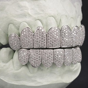 Grillz Dental Personalizado de Plata 925 Certificada con Baño de Oro de 14K, Microincrustaciones de Moissanita de Corte Brillante, Unisex, para Fiesta Hip Hop - Product Image 5