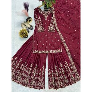 Ensemble haut-bas et dupatta en satin pour soirée, avec broderie Moti Work - Product Image 5