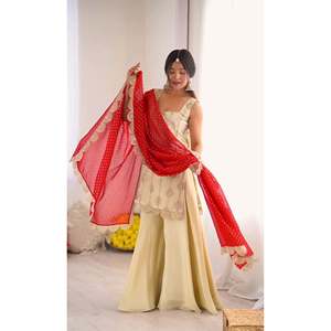 Ensemble haut-bas et dupatta en tissu mousseline 2XL pour soirée, avec broderie de sequins - Product Image 3