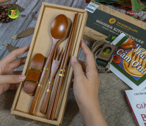 Cuillères à soupe en bois éco-chic minimalistes, vaisselle de table et ustensiles de cuisine durables en bois naturel, ensemble cadeau - Product Image 2