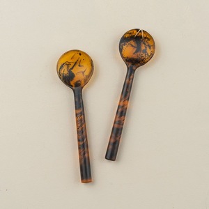 Ensemble de couverts à salade en résine écologique marron ambré, motif marbré, cuillère et fourchette à salade pour la maison, les fêtes et les hôtels - Product Image 3