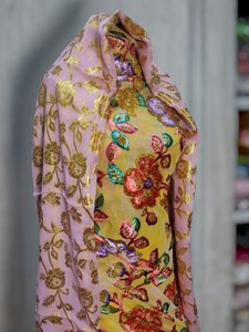 Tela de terciopelo Maqbal de lujo ecológica color rosa flor de rosa, tejido Dirac premium somalí con jacquard floral para vestido de novia de mujer - Product Image 5