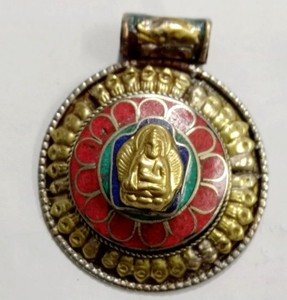 Colgante de Moissanita Tibetana Hecho a Mano para Mujer al por Mayor con Baño Metálico Sin Níquel - Product Image 4