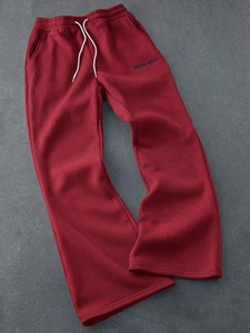 Pantalones de chándal de forro polar rojos para mujer, corte recto y holgado, cintura media, con cordón, casuales, de largo completo, con logo bordado en la pierna derecha, para otoño - Product Image 4
