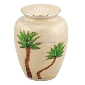 Urnes funéraires pour adultes en laiton de haute qualité avec de belles urnes funéraires en métal fini or et noir de gravure pour les cendres humaines - Product Image 4