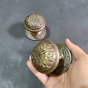 Juego de 2 tiradores redondos de latón para puerta, tiradores decorativos de latón, herrajes vintage para puertas interiores, armarios y el hogar - Product Image 2