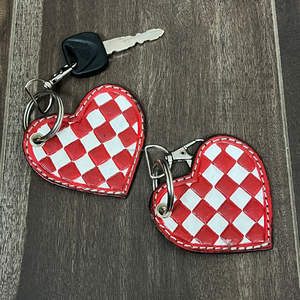 Hot Selling Wholesale <b>Red</b> & White Checkered Heart Keychain Hand Tooled Leather Keyring Bag Charm Accessory Fashion for Women's - Product Image 4