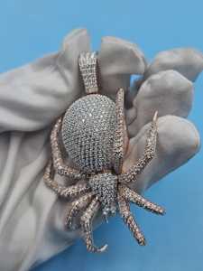 Pendentif Araignée en Argent 925 avec Moissanite Ronde Pavée, Pendentif Bling Personnalisé pour Homme - Product Image 3