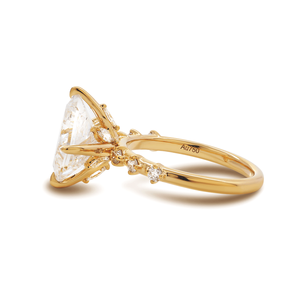 Bague de Mariage Alternative en Or Jaune Massif Certifiée IGI avec Diamant de Laboratoire Taille Princesse pour Femme, Luxe, Sertissage en Queue de Pie, Nature Princess - Product Image 5