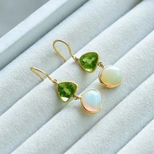 Pendientes de gota con racimo de rubíes y diamantes talla pera en oro de 18 quilates y perlas de agua dulce para fiesta de bodas - Product Image 1