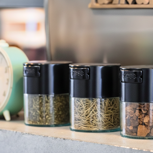 Recipiente Hermético de PS de Grado Alimenticio de 0.29L, Tamaño de Bolsillo, con un Solo Toque, Apto para Refrigerador y Congelador, para Almacenamiento en la Cocina, Portátil, para Píldoras, Hierbas y Especias - Product Image 1