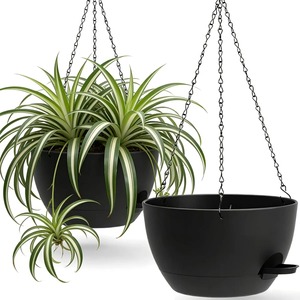 Pot de plante suspendu noir moderne avec chaîne pour plantes d'intérieur et d'extérieur, design minimaliste, matériau PP - Product Image 1