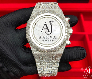 นาฬิกาข้อมือ Iced Watch Chronograph สแตนเลสสตีล ระบบควอตซ์ สายขนาด 20 มม. กระจกแซฟไฟร์ หน้าปัดอนาล็อก ขอบหน้าปัดประดับเพชรเต็มวง นาฬิกาผู้ชาย - Product Image 1