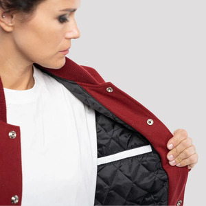Chaqueta Varsity Personalizada de Moda para Mujer, Mangas de Cuero, Chaqueta Clásica de Béisbol con Letras, Chaqueta Bomber de Alta Calidad para Mujer - Product Image 5