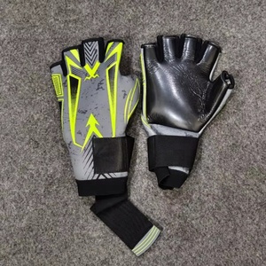 Guantes de Portero de Látex Falcon Pro Morados y Verdes, Impermeables, Unisex, Transpirables, Antideslizantes, para Fútbol, Gimnasio y Actividades al Aire Libre - Product Image 5