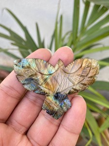 Escultura de águila en labradorita |   Animal Espiritual de Cristal Tallado a Mano para Sanación Reiki, Decoración del Hogar, Regalos de Feng Shui y Coleccionistas - Product Image 1