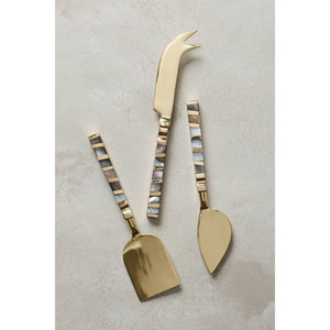 Juego de cuchillos para queso de acero inoxidable dorado con mangos artesanales con incrustaciones de nácar, elegantes herramientas para servir charcutería en venta - Product Image 1