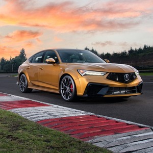 Excellent choix : Acura TLX Type S, voiture de sport de luxe, sièges confortables, conduite facile et technologie de sécurité avancée. - Product Image 1