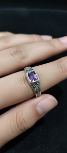 แหวนหมั้นสไตล์วินเทจสำหรับผู้ชาย ประดับพลอยอเมทิสต์ เงินแท้ 925 ดีไซน์ออตโตมันแบบตุรกี ฝังแบบเบเซล แหวนวงที่สาม - Product Image 4