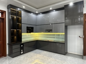 Solutions d'exportation haut de gamme de l'usine vietnamienne Texture en bois Finition grise Panneau intérieur en PVC Ensemble de lit armoire Application pour chambre à coucher - Product Image 5