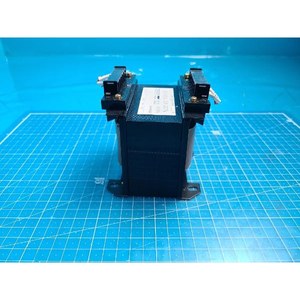 Transformador de Potencia Reductor Toyozumi SD21-200A Usado Como Está, Piezas de Equipos Semiconductores de Época - Product Image 2