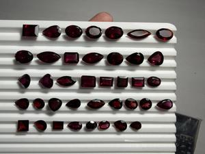 Pierre précieuse de grenat rouge facetté tendance pour la création de pendentifs, prix de gros - Product Image 4