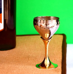 Verre à vin en métal argenté brillant, gobelet élégant et moderne - Product Image 5