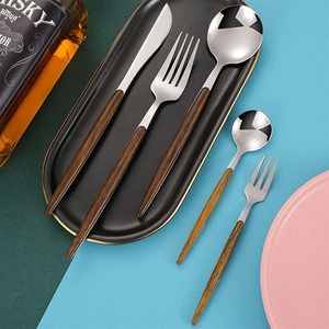 Ensemble de couverts élégants en acier inoxydable, cuillère, fourchette, couteau, vaisselle élégante pour la maison et la cuisine, finition haut de gamme - Product Image 1