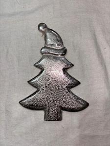 Ornement suspendu en métal Père Noël argenté, décoration traditionnelle pour arbre de Noël, utilisation intérieure, design durable, décoratif pour l'intérieur - Product Image 5