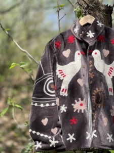 Chaqueta corta de invierno para mujer, de terciopelo, bordada a mano |   Abrigo Informal de Diseñador sin Cierre - Product Image 4