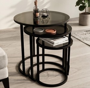 โต๊ะซ้อนกระจกรมควัน โครงโลหะรูปตัว C ชุดเฟอร์นิเจอร์กาแฟทรงกลม - Product Image 1