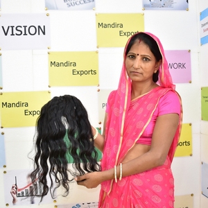 Vente en gros d'extensions de cheveux humains vierges Faisceaux ondulés naturels à double trame Boucles ondulées style temple péruvien Fabricant direct direct - Product Image 4