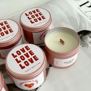Vela Love Love Love en Lata Redonda con Tapa, Decoración para el Hogar del Día de San Valentín - Product Image 1