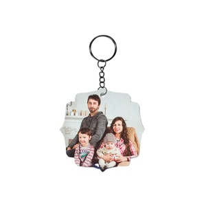 Venta al por mayor, el último diseño hecho a mano en acrílico y MDF, llavero de sublimación en blanco para regalos personalizados a bajo precio - Product Image 1