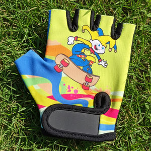 ถุงมือปั่นจักรยานเด็ก Navia Sports NS-KBG-0004 คุณภาพสูง ระบายอากาศได้ดี ซับเหงื่อ ป้องกันรังสียูวี แบบครึ่งนิ้ว ผลิตจากโพลีเอสเตอร์ - Product Image 1