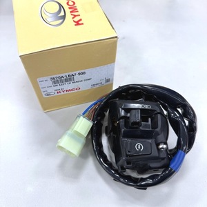 Interrupteur de poignée gauche d'origine Kymco 3520A-LBA7-900 ATV Mongoose 250/300 MXU250 - Product Image 1