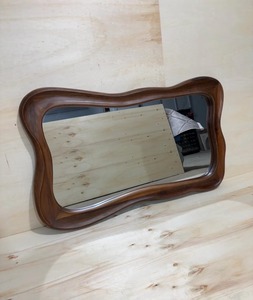 Miroir mural en bois au design soleil éclatant, miroir mural artistique en bois pour la décoration intérieure créative, article de miroir suspendu en gros - Product Image 4