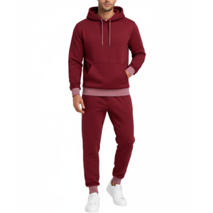 Conjunto deportivo para hombre de alta demanda, color rojo borgoña, con sudadera con capucha y pantalones a juego con puños acanalados. - Product Image 2