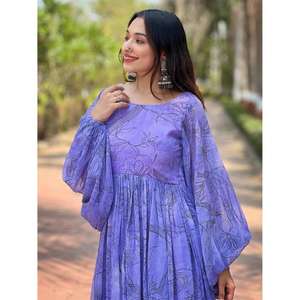 Robe longue maxi pour femme à imprimé floral lavande avec manches chauve-souris évasées - Product Image 3