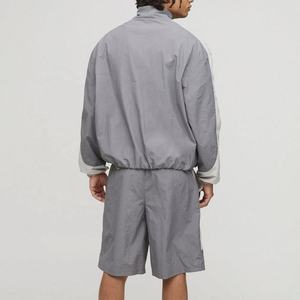 ชุดวอร์มซิปแบบนุ่ม ผ้าไนลอนยับทรงบ็อกซี่ สำหรับผู้ชายและผู้หญิง เสื้อแจ็คเก็ตและกางเกงขาสั้น ชุดกันลม - Product Image 3