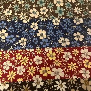 Magnifiques motifs floraux et végétaux vintage de haute qualité sur tissu en coton tissé, largeur 44 pouces, prêts pour une expédition immédiate. - Product Image 1