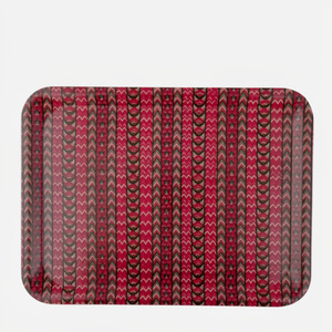 Vaisselle de table rectangulaire créative, de couleur émail rouge indien, faite à la main, au design attrayant, durable et éco-responsable. - Product Image 1