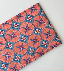 ผ้าฝ้ายพิมพ์ลายดอกไม้แบบอินเดียดั้งเดิม น้ำหนักเบา เหมาะสำหรับฤดูร้อน สำหรับเด็กชาย เด็กหญิง ทำกระเป๋า ระบายอากาศได้ดี เป็นมิตรกับสิ่งแวดล้อม ใช้ตัดเย็บเสื้อผ้า - Product Image 1