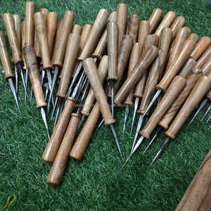 Outil de couture en cuir fait main avec manche en bois d'acacia naturel, couture durable, prix de gros - Product Image 3