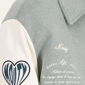 Chaquetas Varsity Personalizadas de Invierno para Universidad y Preparatoria, de Lana, con Bordado, Mangas de Cuero Vacuno, Estilo Letterman Juvenil, Resistentes al Viento - Product Image 5