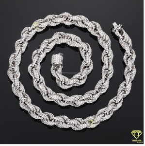 Cadena Cubana de Plata de Ley 925 con Incrustaciones de Diamantes Moissanite de 9.7mm, Diseño Personalizado, en Venta a los Mejores Precios - Product Image 2