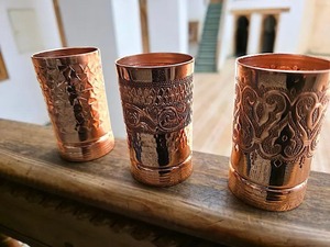 Verre à eau en cuivre à corps fin, style étroit, finition lisse, prix de gros - Product Image 4